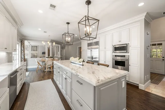 $4,300,000 | 81 Montvale Road, Weston, MA 02493