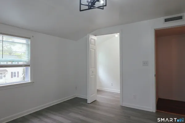 $1,800 | 57 Ridgeview Circle, New London, CT 06320