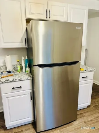 $1,800 | 57 Ridgeview Circle, New London, CT 06320