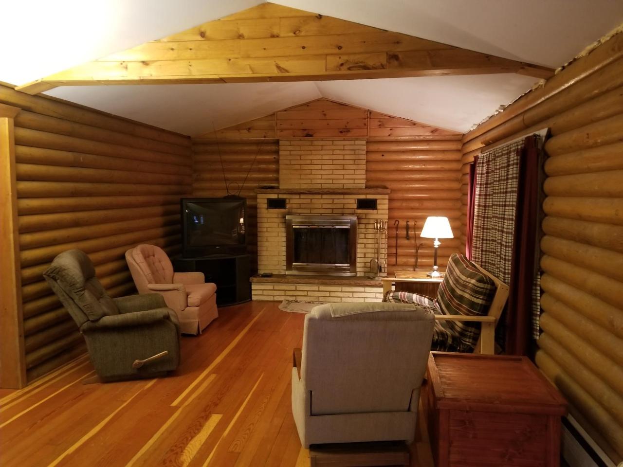 3364 Edward Avenue Rhinelander, WI 54501 - Photo 2 of 18 Gallery Image 2