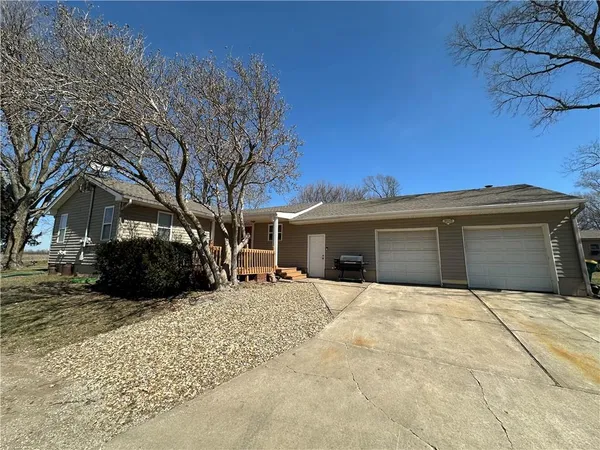 $589,950 | 13641 Hollingsworth Road, Kansas City, KS 66109