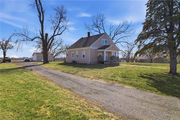 $589,950 | 13641 Hollingsworth Road, Kansas City, KS 66109