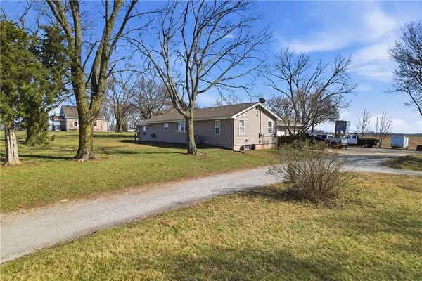 $589,950 | 13641 Hollingsworth Road, Kansas City, KS 66109