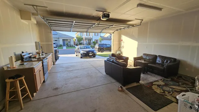 $715,000 | 1266 Veteran Street, Manteca, CA 95337