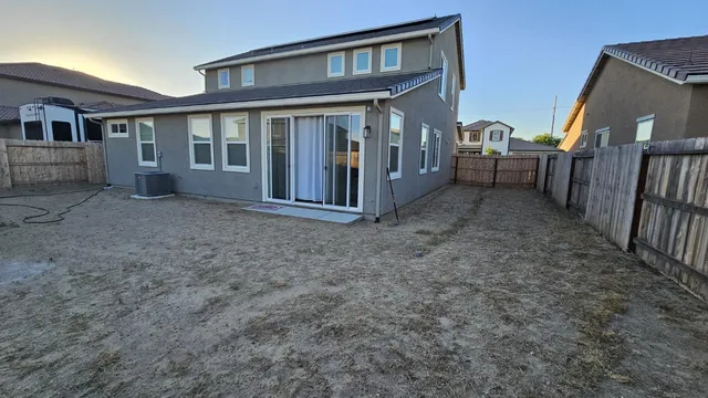a view of outdoor space yard and porch