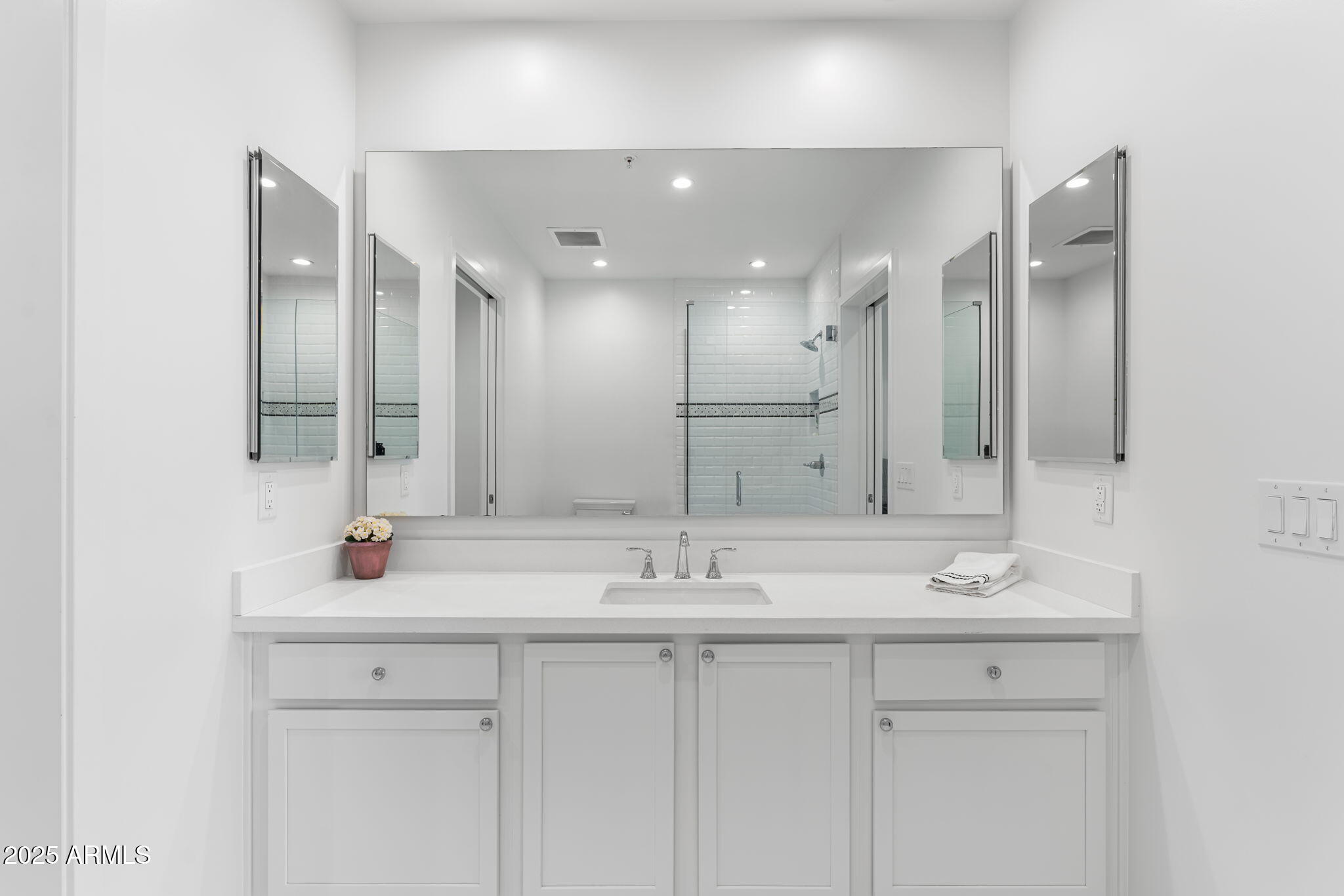 208 West Portland Street, Unit 662 Phoenix, AZ 85003 - Photo 15 of 24 Second Bath