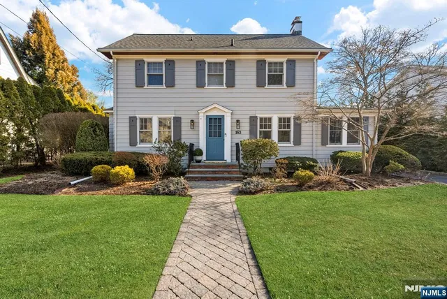 $1,550,000 | 163 Hampton Place, Ridgewood, NJ 07450