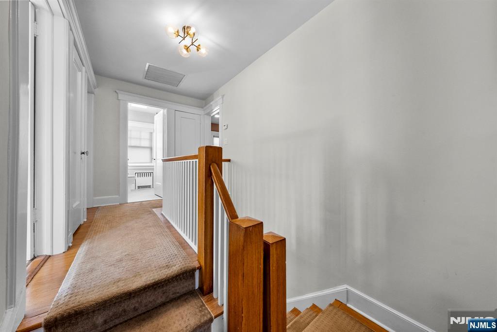 163 Hampton Place Ridgewood, NJ 07450 - Photo 22 of 44