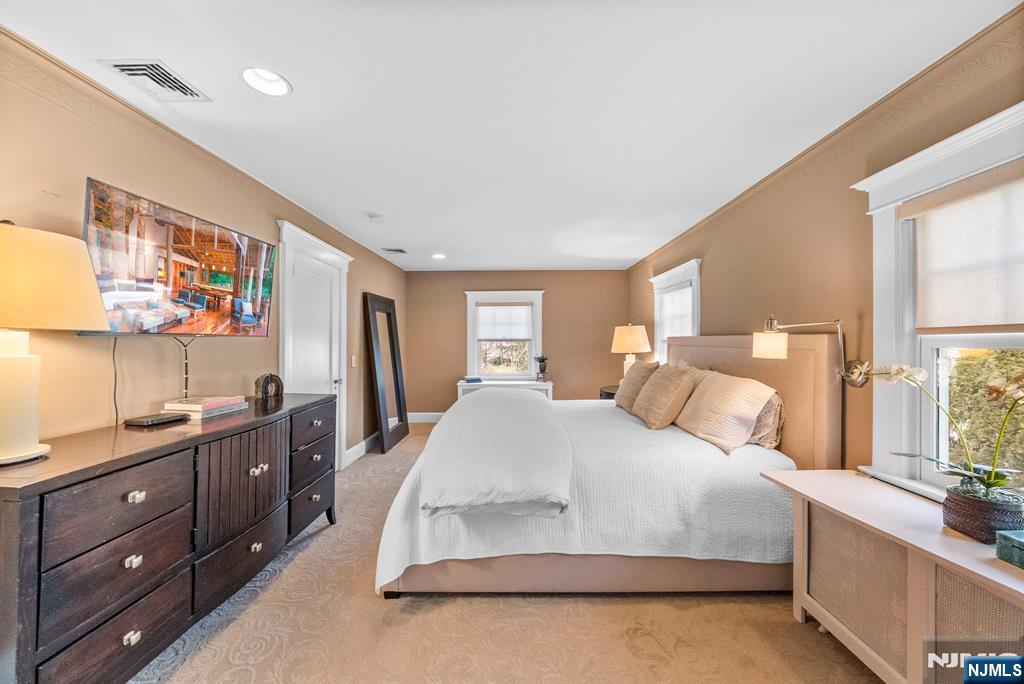 163 Hampton Place Ridgewood, NJ 07450 - Photo 31 of 44