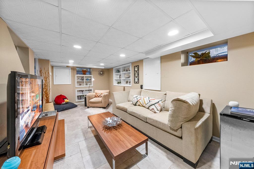 163 Hampton Place Ridgewood, NJ 07450 - Photo 36 of 44