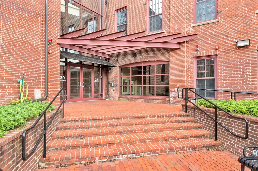 39 Millyard, Unit 105 Amesbury, MA 01913 - Photo 23 of 34