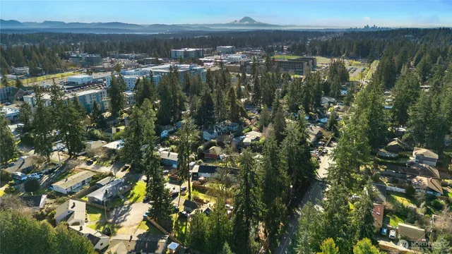 $579,999 | 18016 North Park Avenue North, Shoreline, WA 98133