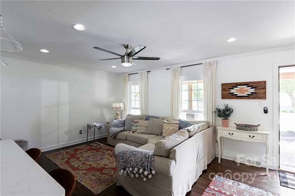 4833 Fairheath Road Charlotte, NC 28210 - Photo 8 of 43 Gallery Image 8