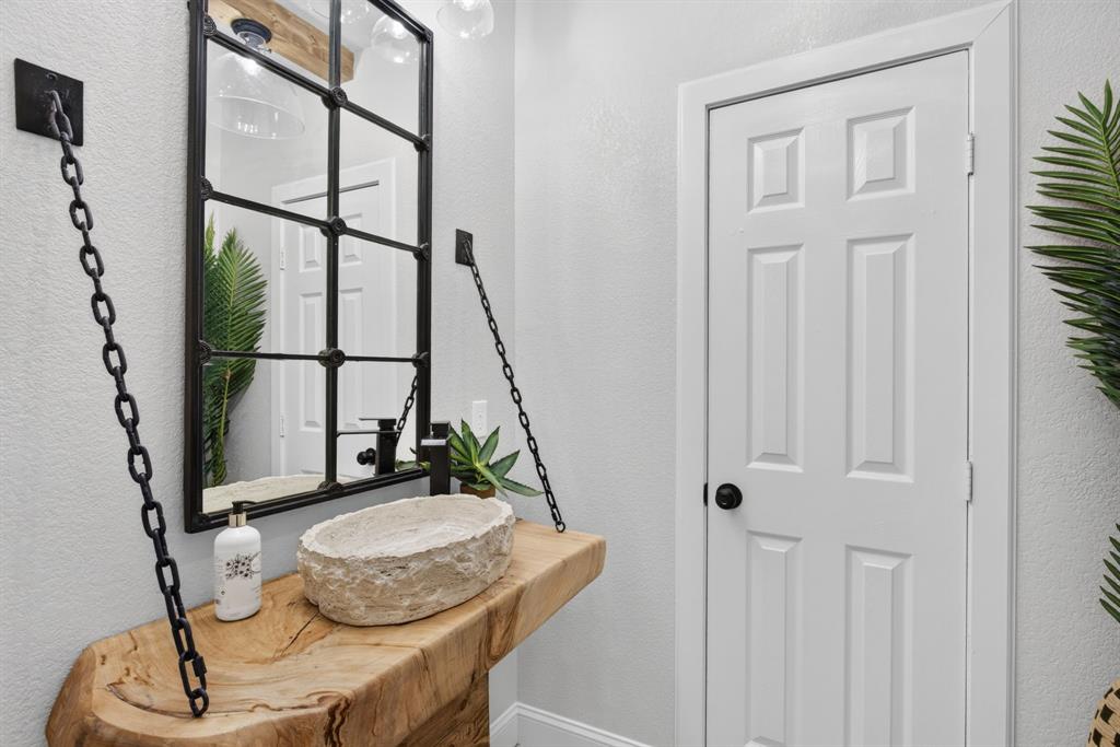 702 West Spring Street Weatherford, TX 76086 - Photo 25 of 39 Gallery Image 25