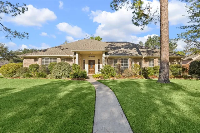 $3,600 | 501 Pine Bluff Drive, Friendswood, TX 77546