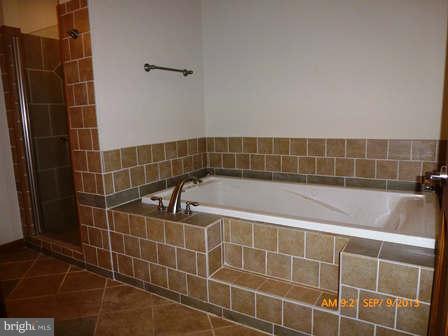 705 Gray Fox Road Harpers Ferry, WV 25425 - Photo 8 of 25 Bath (Master)