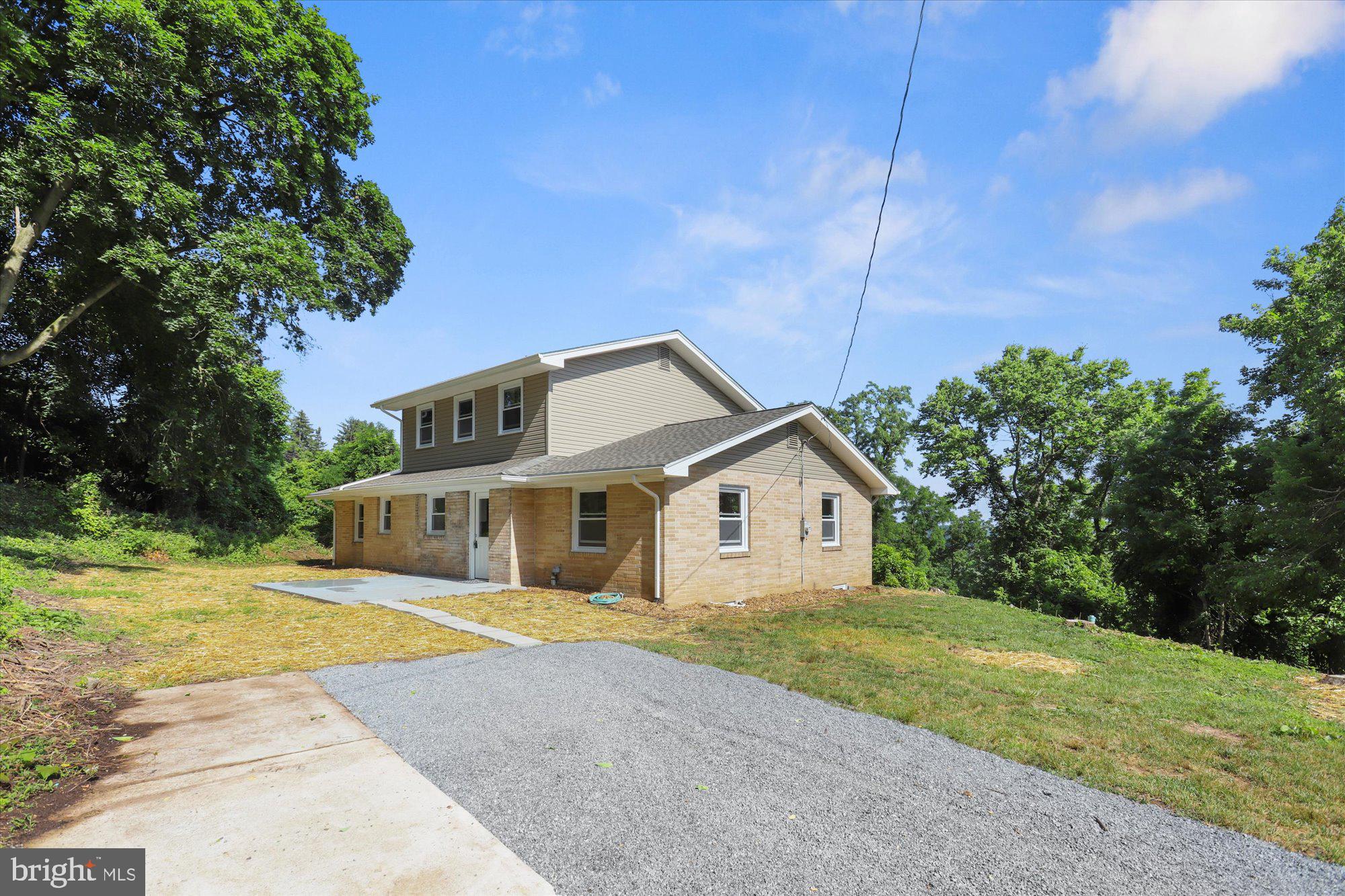 209 Clearview Road New Cumberland, PA 17070 - Photo 3 of 32 Gallery Image 3