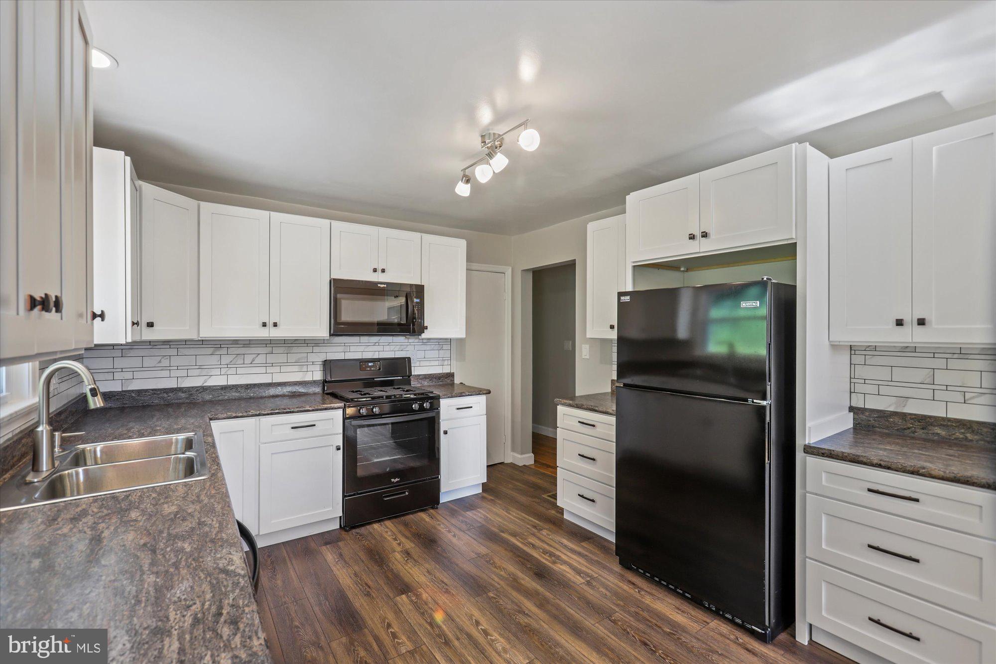 209 Clearview Road New Cumberland, PA 17070 - Photo 7 of 32 Gallery Image 7