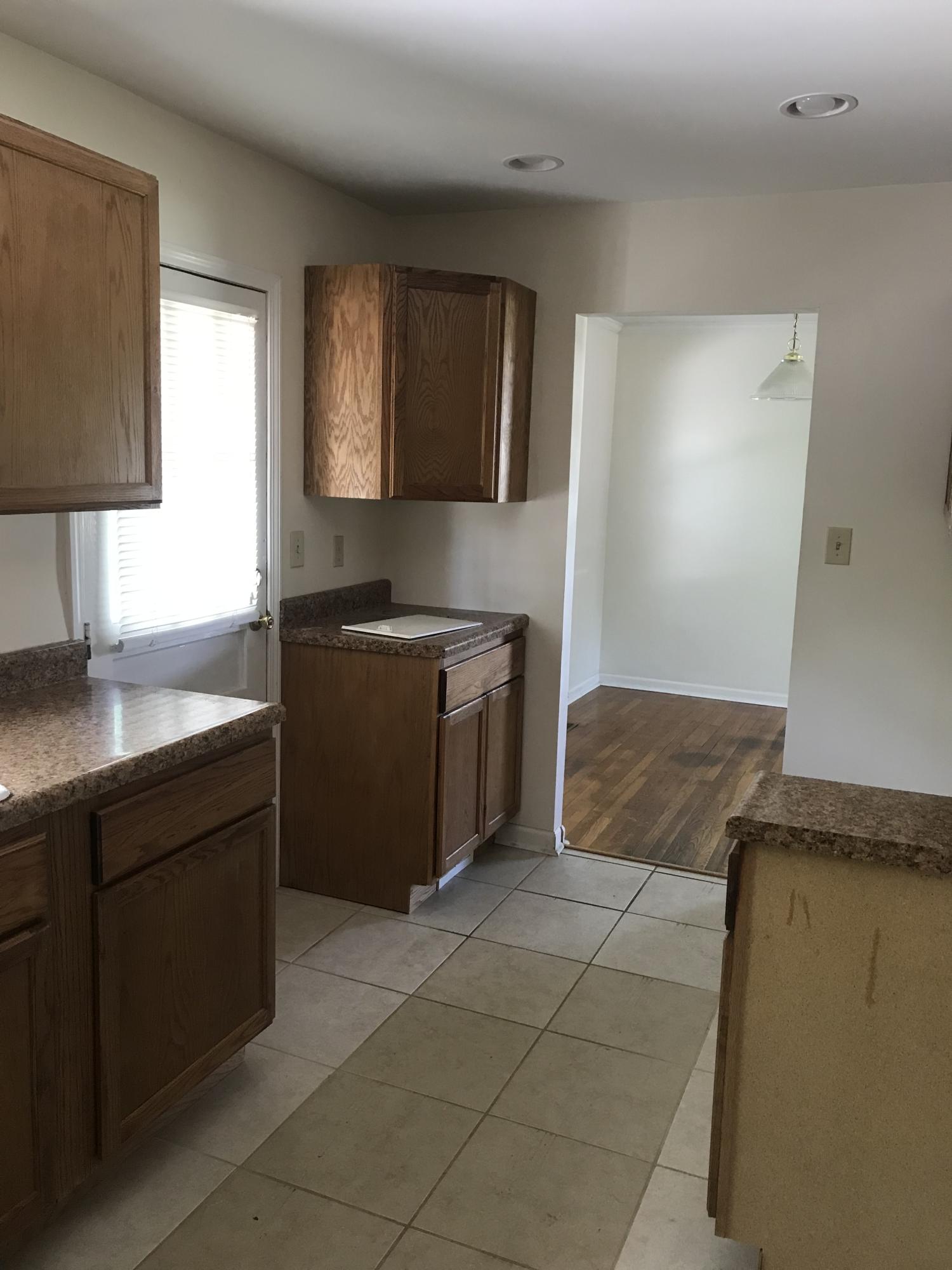 115 Briar Road Oak Ridge, TN 37830 - Photo 3 of 9 Briar kitchen 2