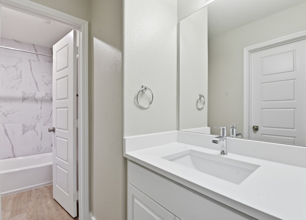 2415 Inlet Court Fresno, TX 77545 - Photo 41 of 50 a bathroom with a sink and a mirror