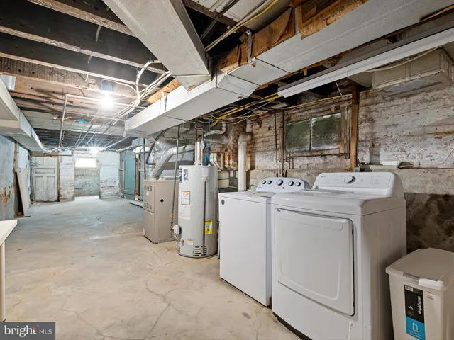 a picture of a bench in a cabinet