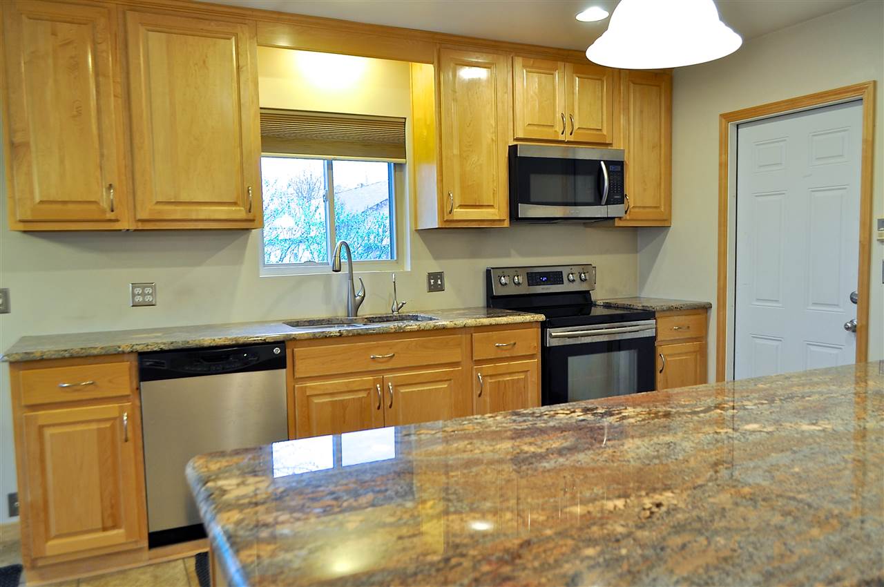 2100 East Hibbard Road Owosso, MI 48867 - Photo 5 of 51 31346703-4.JPG