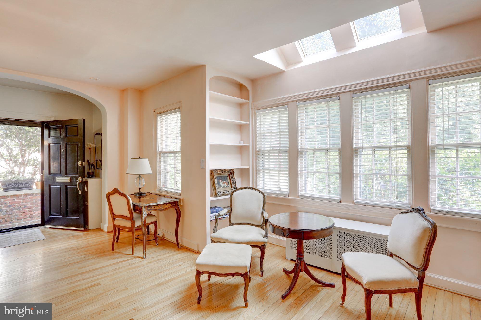 4478 Reservoir Road Northwest Washington, DC 20007 - Photo 5 of 30 Gallery Image 5