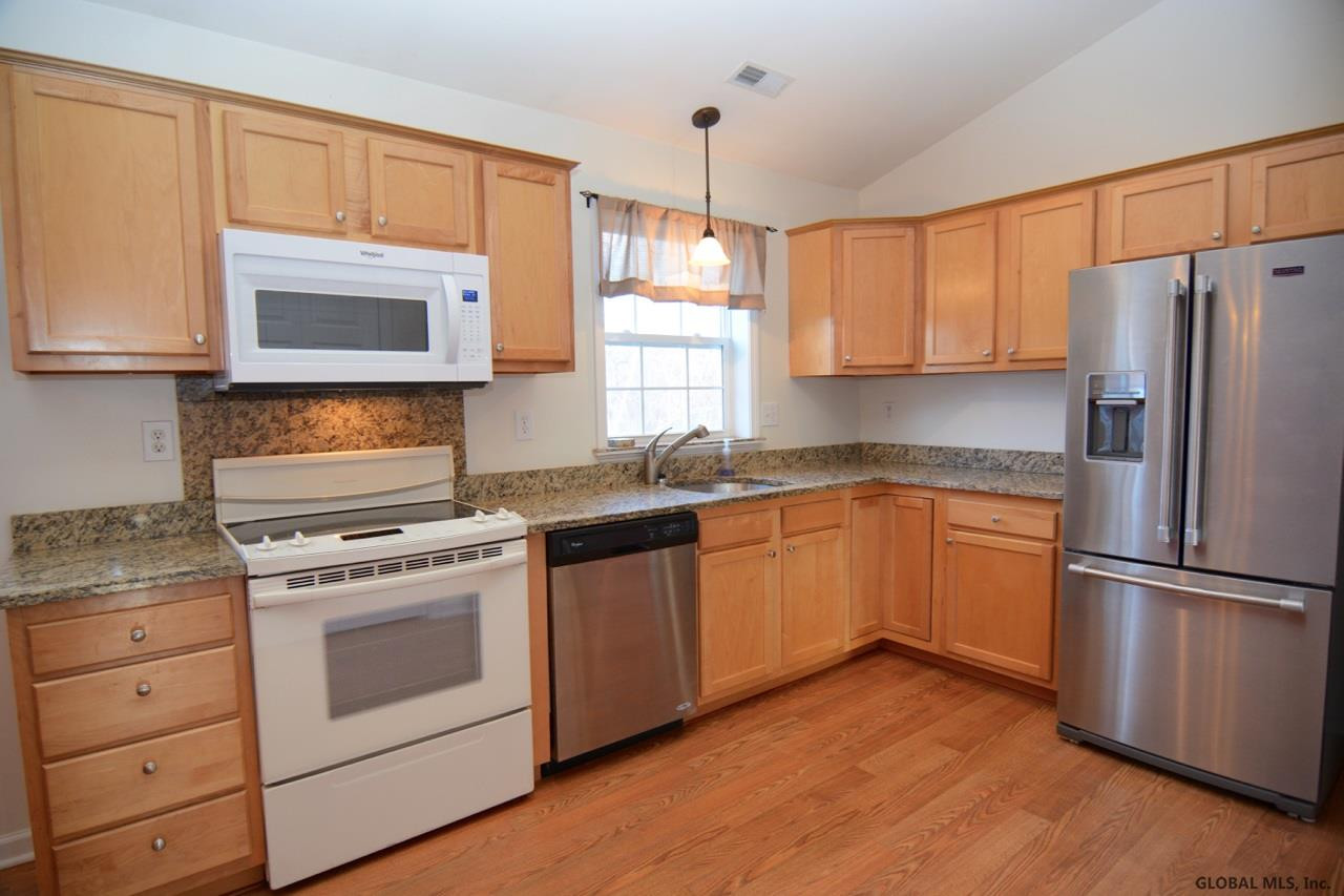 37 Riverside Drive Rotterdam Junction, NY 12150 - Photo 9 of 31 Photo 9
