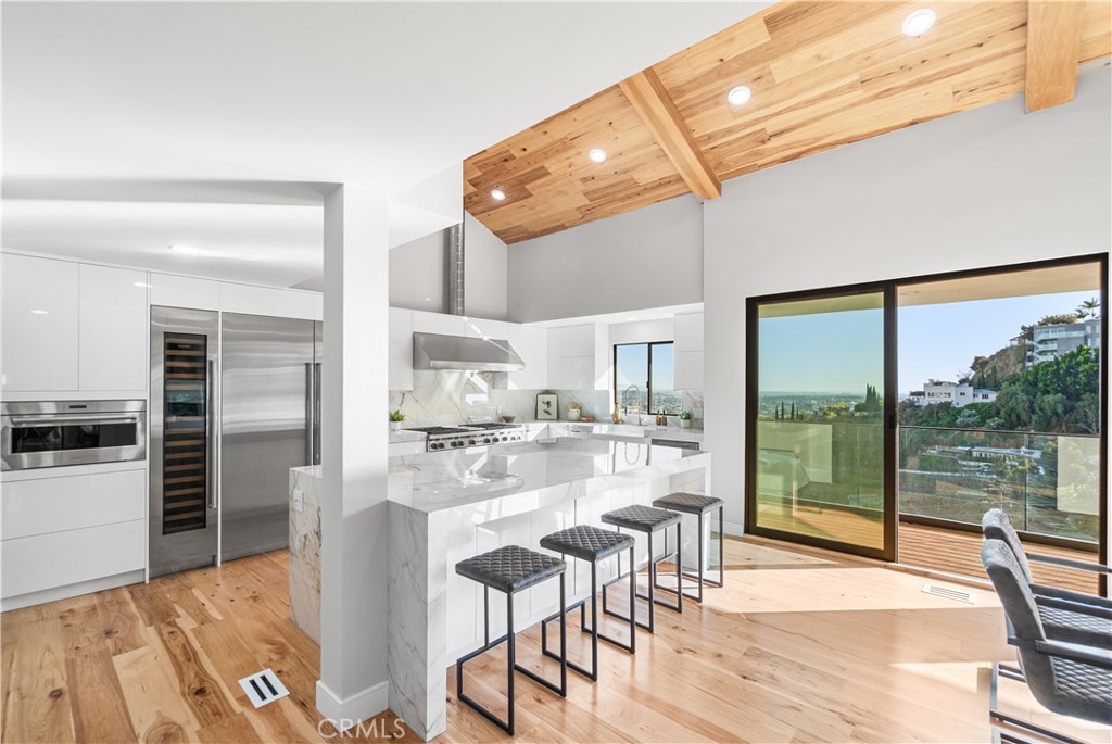 8566 Hollywood Boulevard Los Angeles, CA 90069 - Photo 16 of 41 Kitchen