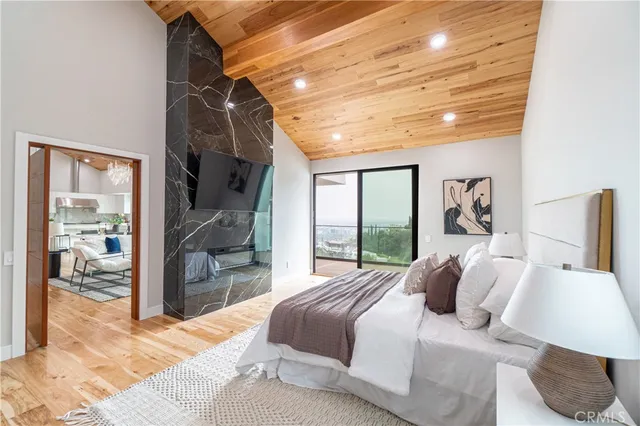 $6,999,000 | 8566 Hollywood Boulevard, Los Angeles, CA 90069