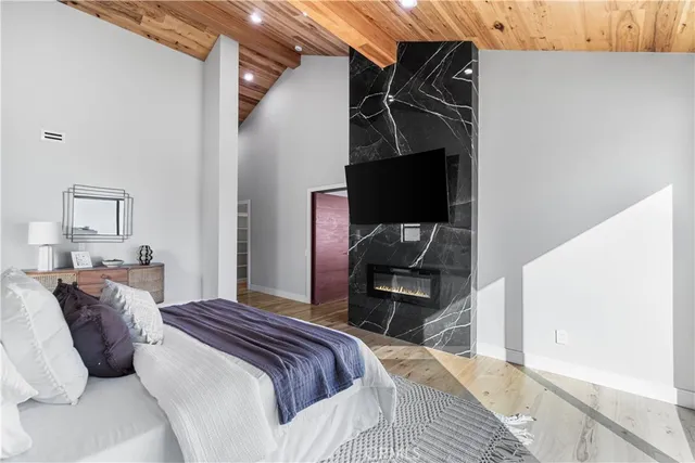 $6,999,000 | 8566 Hollywood Boulevard, Los Angeles, CA 90069