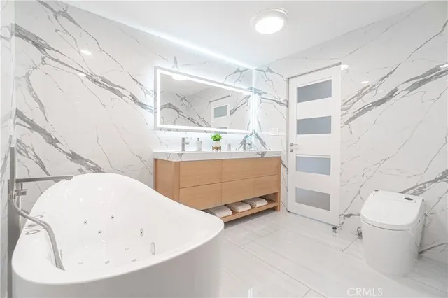 $6,999,000 | 8566 Hollywood Boulevard, Los Angeles, CA 90069