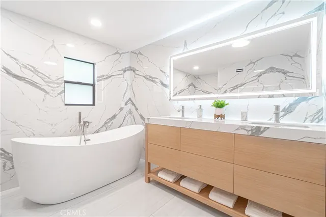 $6,999,000 | 8566 Hollywood Boulevard, Los Angeles, CA 90069