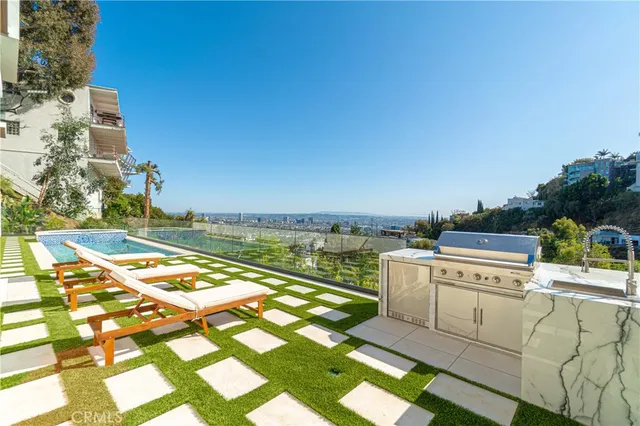 $6,999,000 | 8566 Hollywood Boulevard, Los Angeles, CA 90069