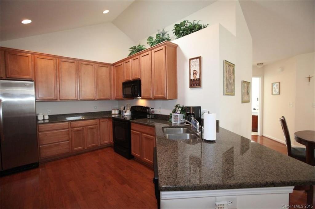 806 Ledgestone Court, Unit 806 Tega Cay, SC 29708 - Photo 5 of 18 Gallery Image 5