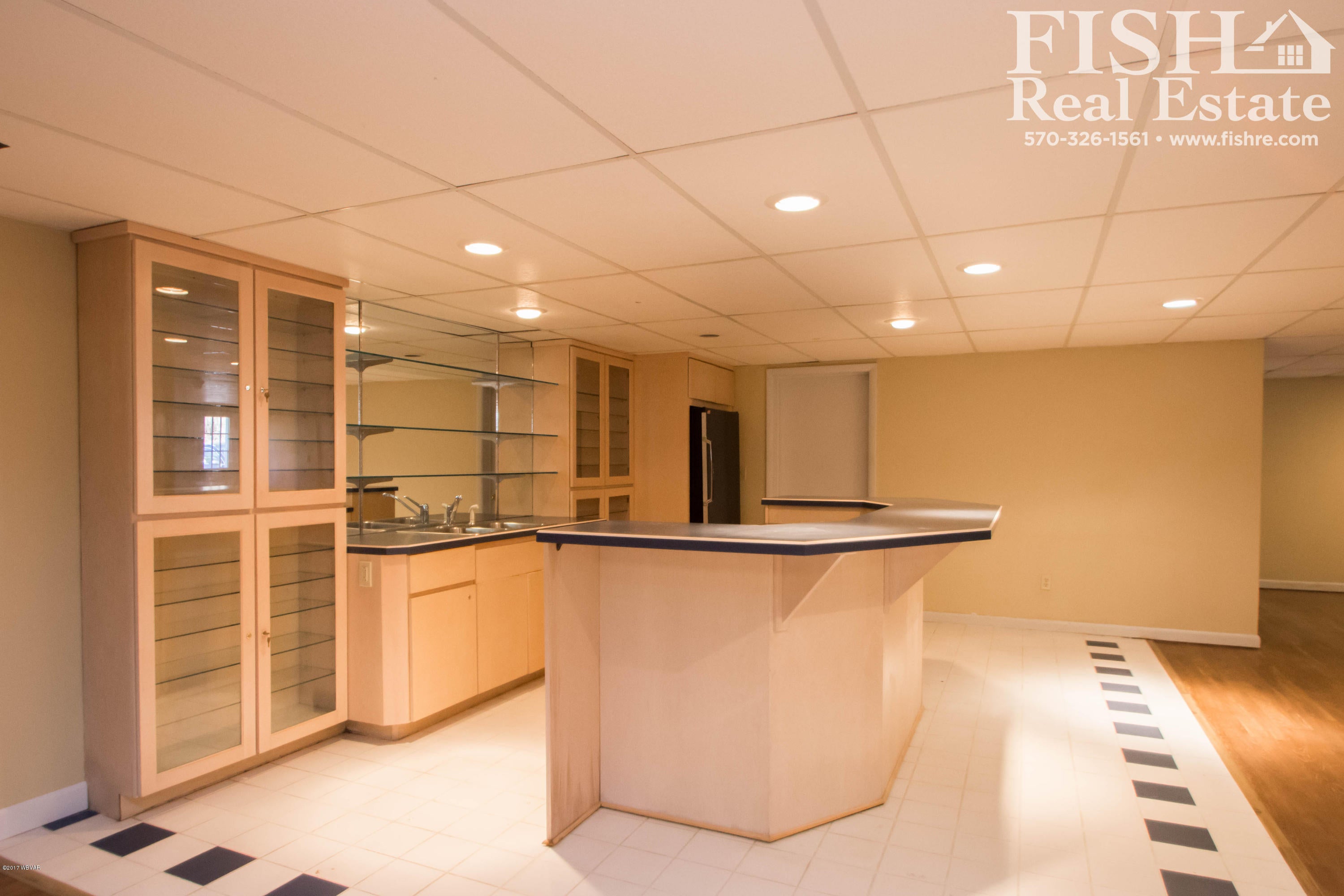 1781 Ravine Road Williamsport, PA 17701 - Photo 24 of 27 Lower Level Bar Area