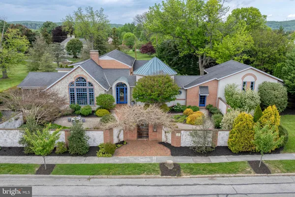 $700,000 | 280 Grant Drive, Hanover, PA 17331