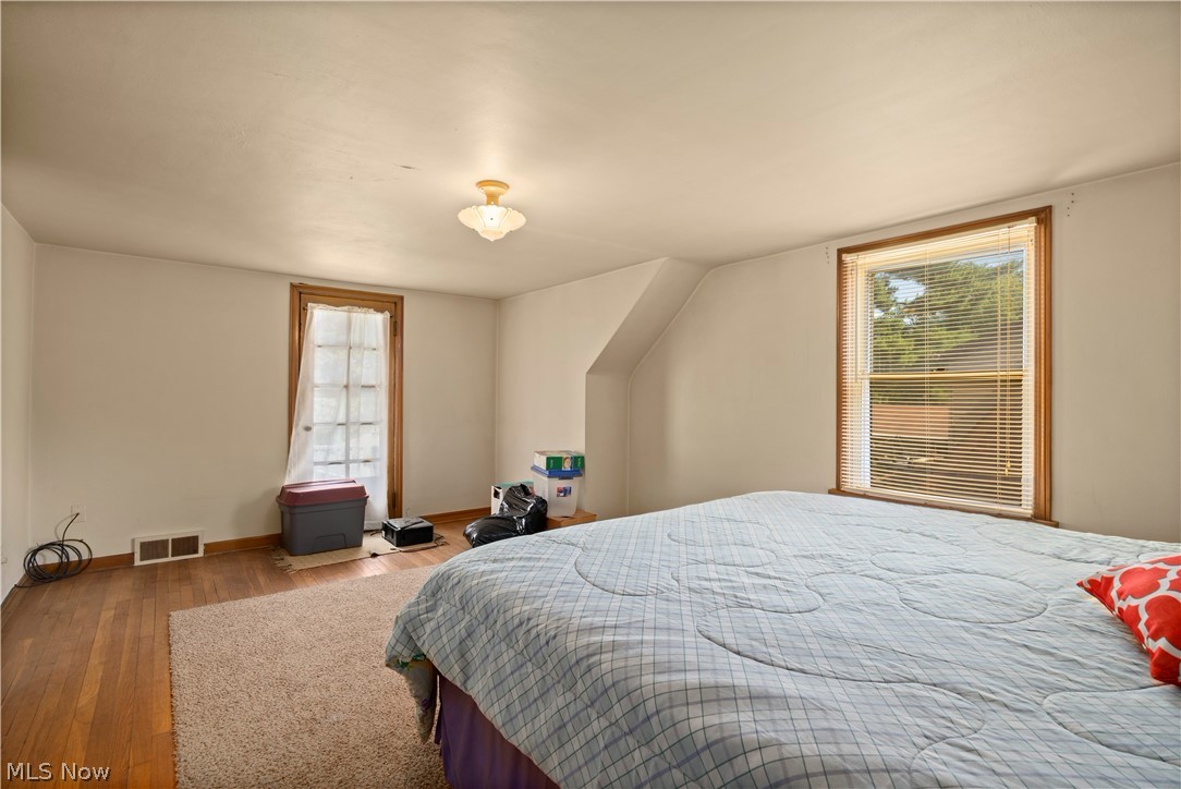 406 Root Road Lorain, OH 44052 - Photo 24 of 38 Upstairs Bedroom