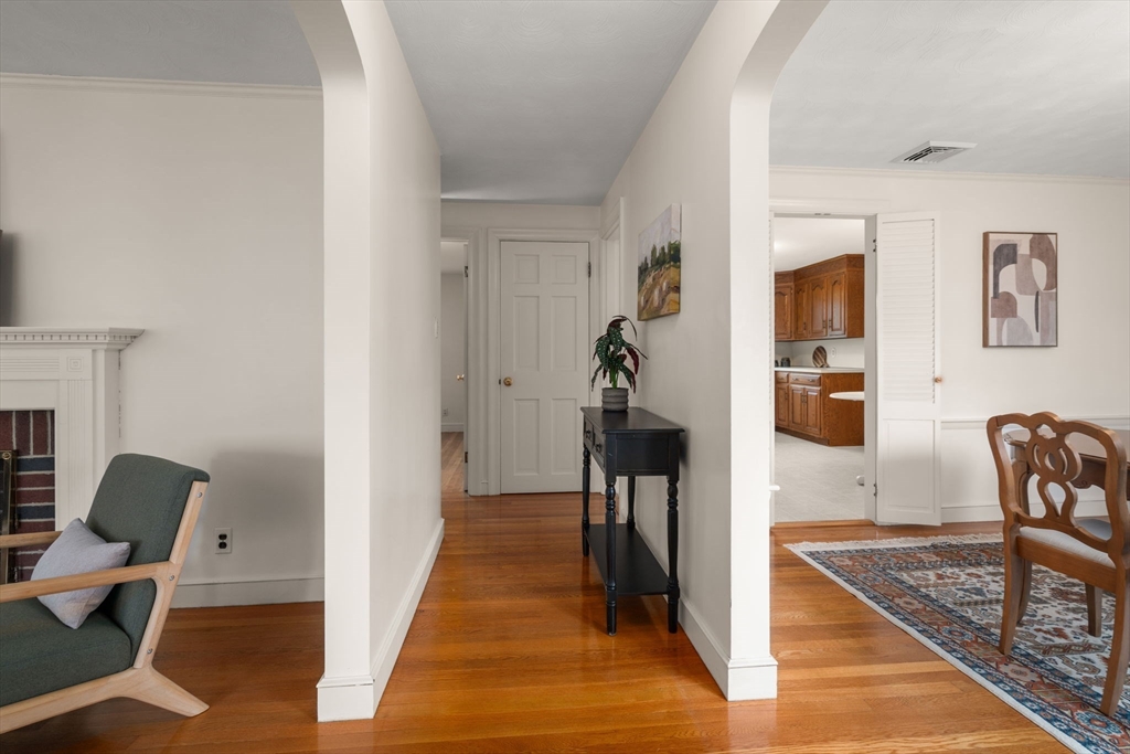 109 Shaw Road Belmont, MA 02478 - Photo 2 of 20