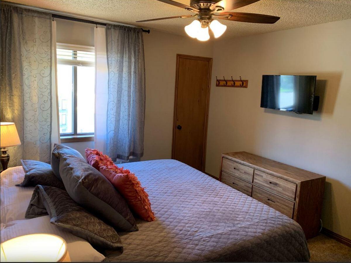 407 South Vasels Road, Unit 17 Brian Head, UT 84719 - Photo 3 of 49 Main Bedroom1
