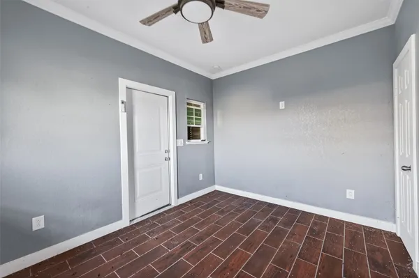 $4,000 | 5901 Cr-675, Unit B, Rosharon, TX 77583