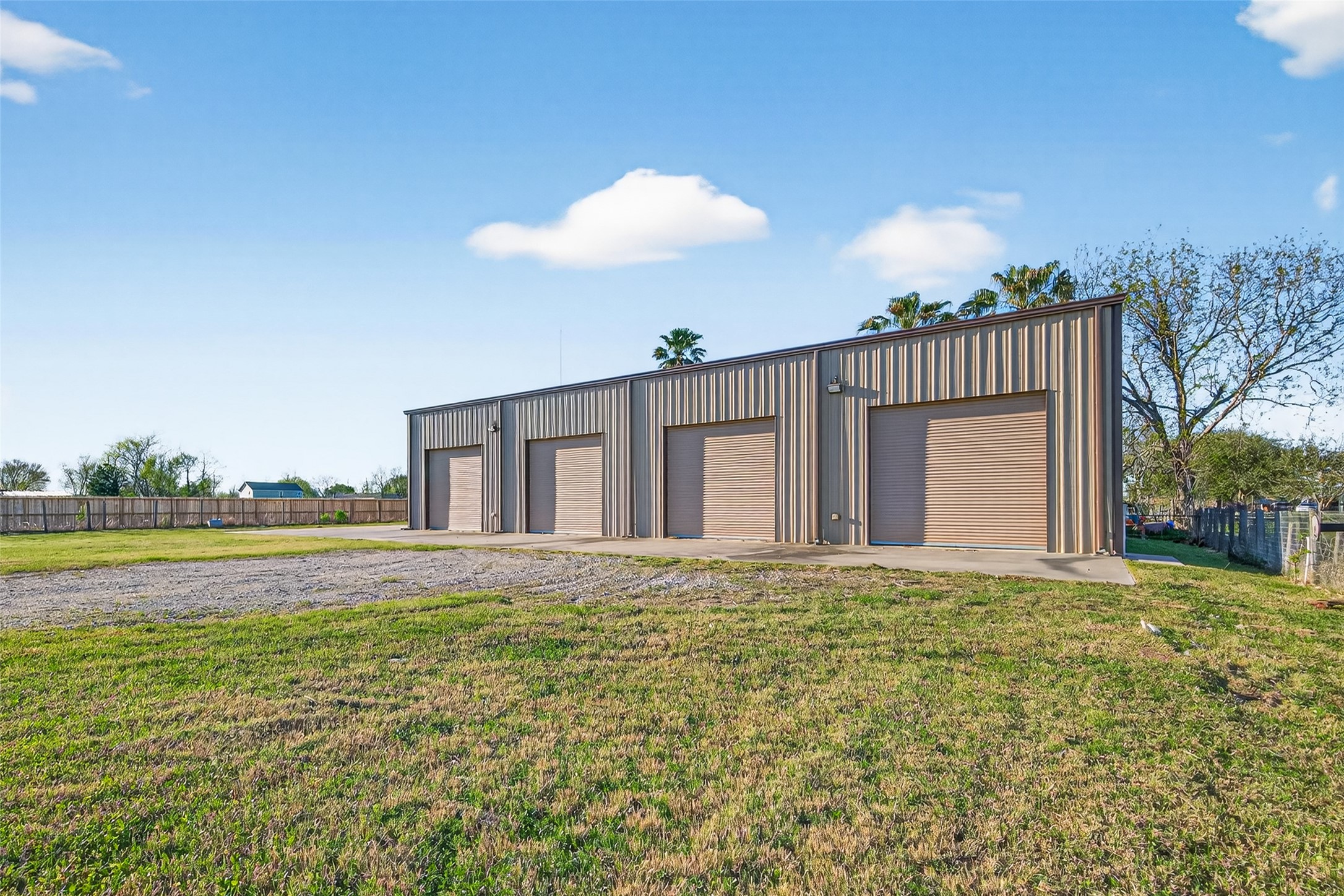 5901 Cr-675, Unit B Rosharon, TX 77583 - Photo 3 of 21