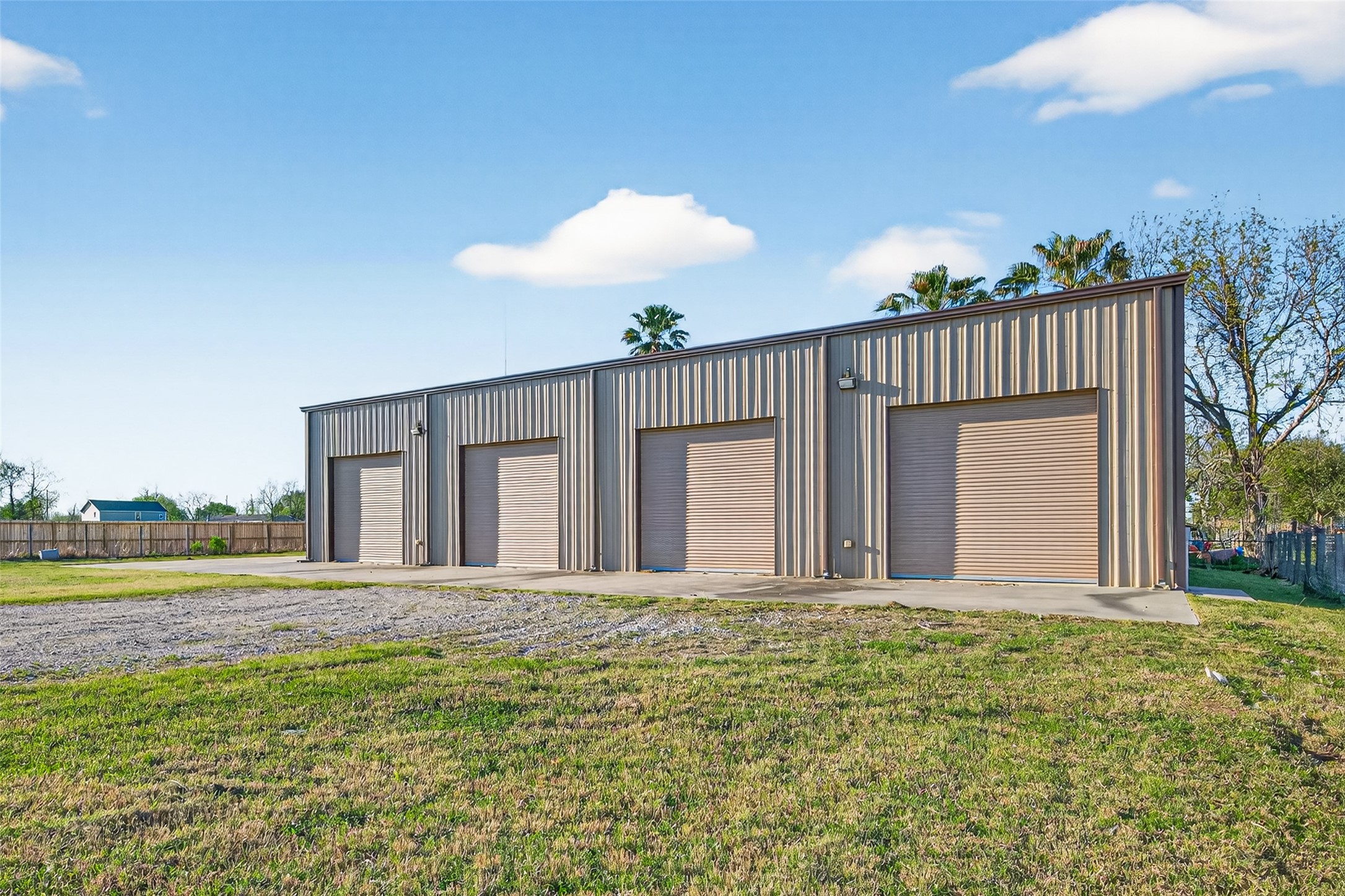 5901 Cr-675, Unit B Rosharon, TX 77583 - Photo 4 of 21