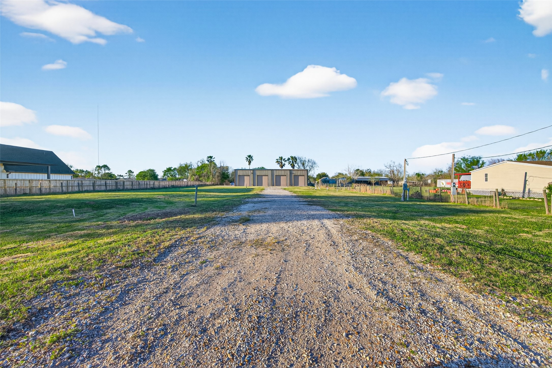 5901 Cr-675, Unit B Rosharon, TX 77583 - Photo 8 of 21