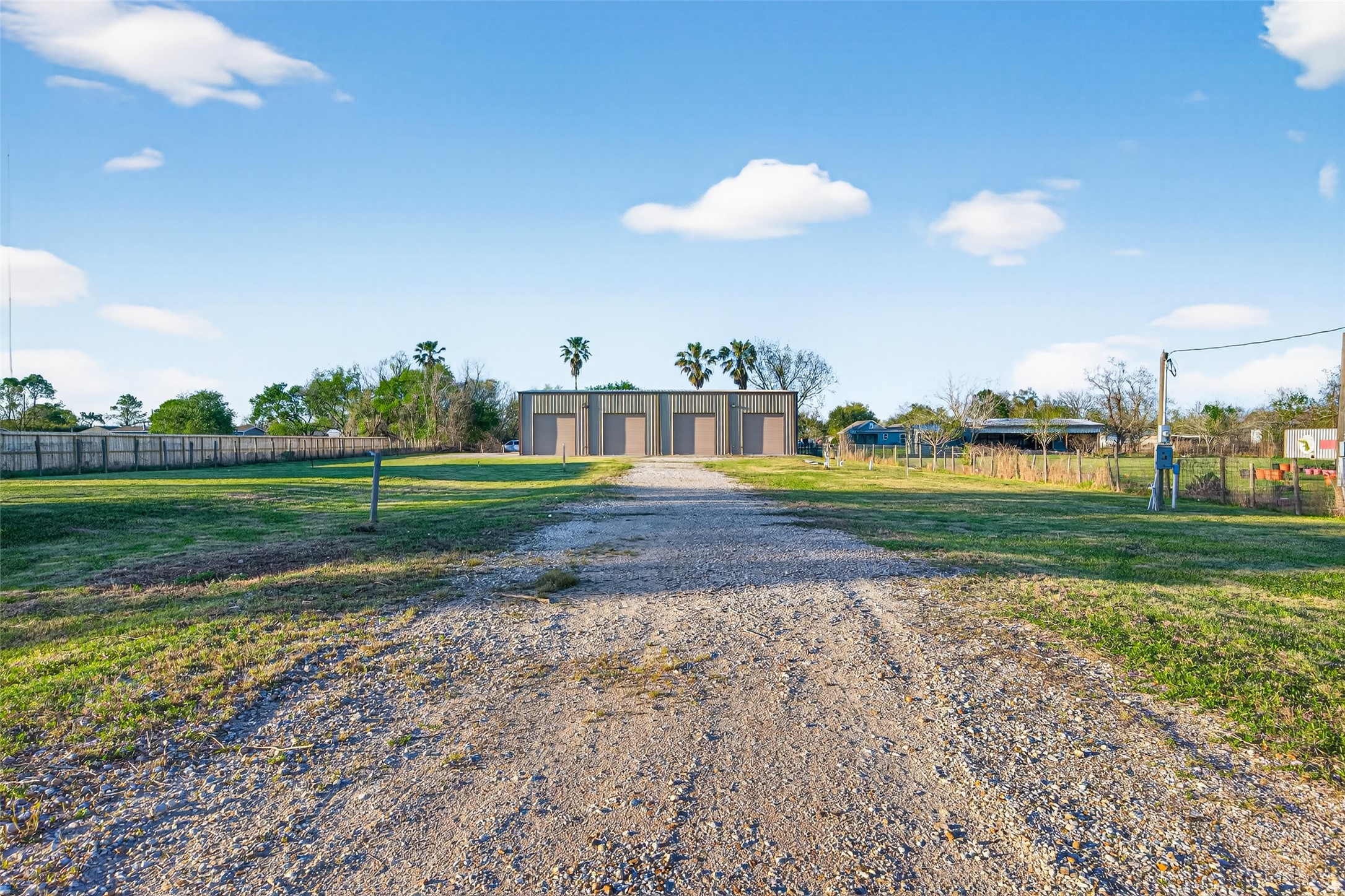 5901 Cr-675, Unit B Rosharon, TX 77583 - Photo 9 of 21