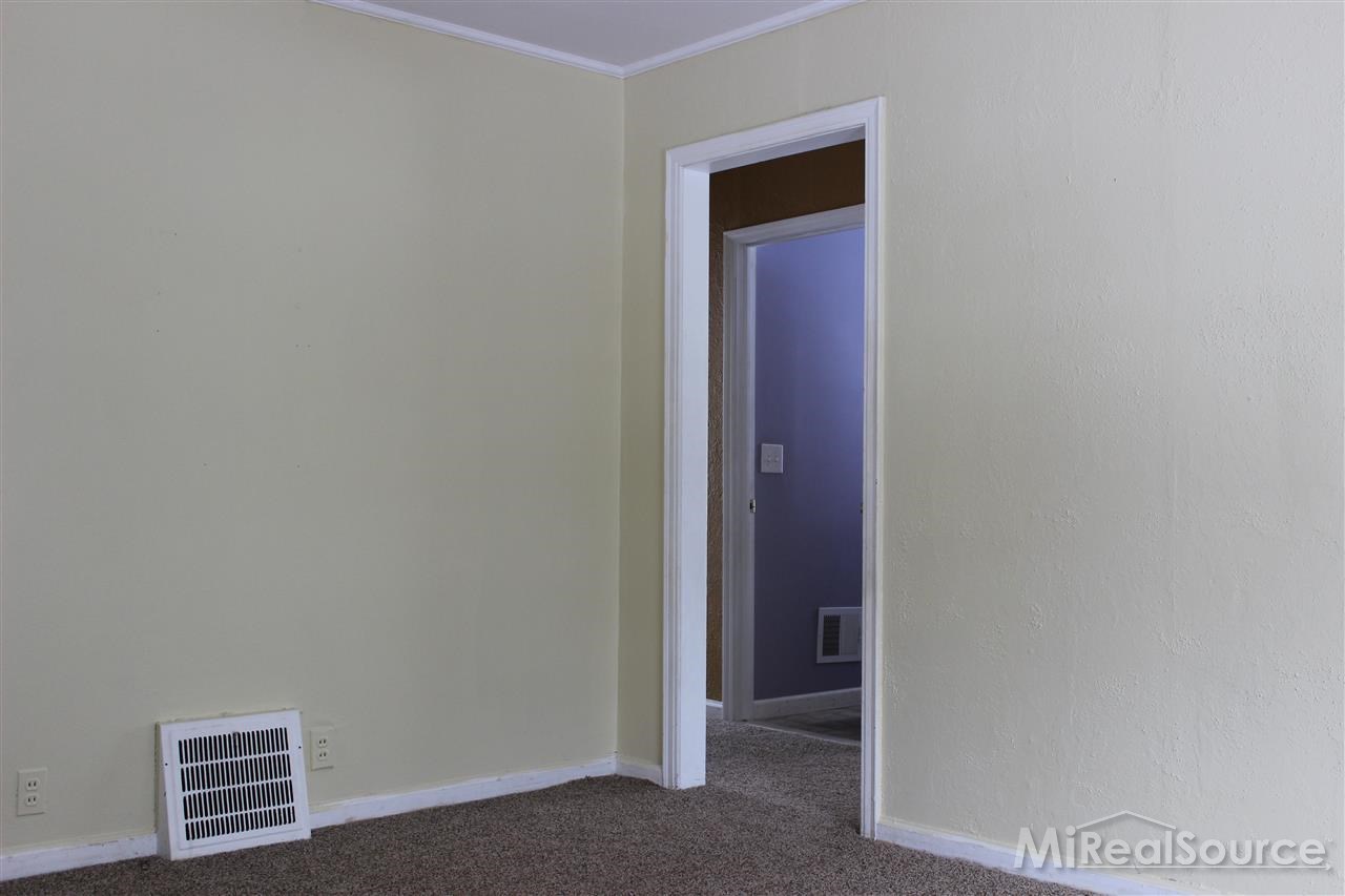 3512 Normandy Road Royal Oak, MI 48073 - Photo 3 of 20