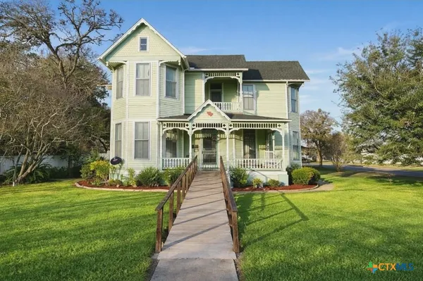 $349,900 | 408 East Prairie Street, Cuero, TX 77954