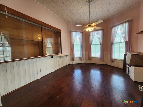 $349,900 | 408 East Prairie Street, Cuero, TX 77954