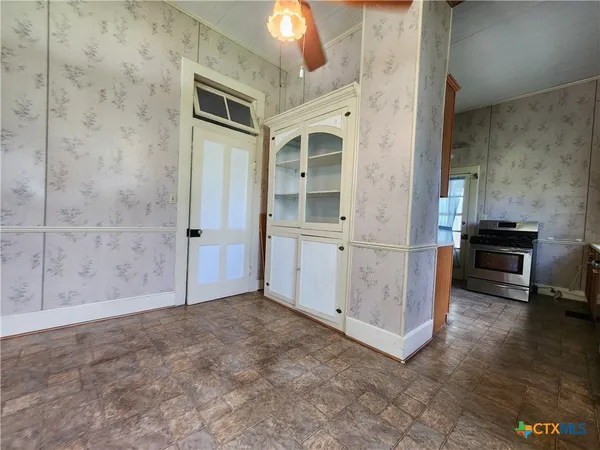 $349,900 | 408 East Prairie Street, Cuero, TX 77954