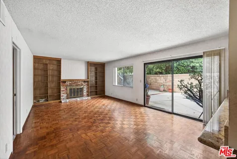 $899,000 | 23255 Covello Street, Canoga Park, CA 91304